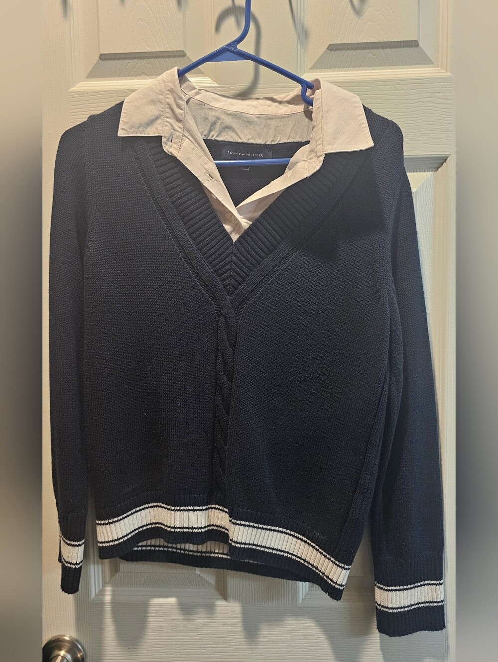 Tommy Hilfiger Navy V‑Neck Sweater Size M